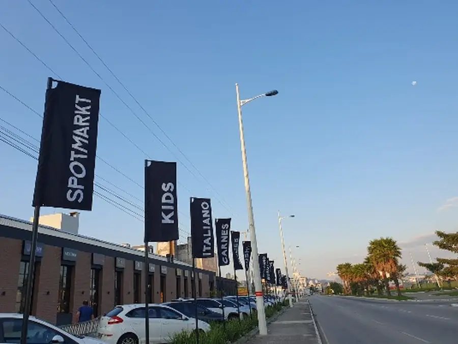 Windbanner Onda Flag instalado em cliente, foto 7